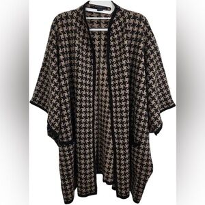 Stylish Black and Tan Women's Sweater